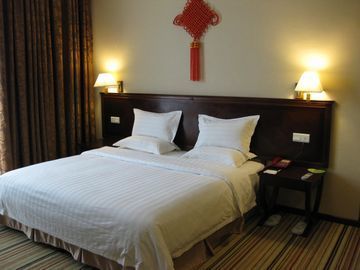 Vienna Classic Hotel Guangzhou Shaheding Metro Station Экстерьер фото